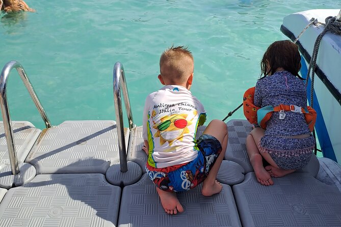3-Hours Eye-Opening Stingray City Antigua - Transfer R/T included - Snorkel gear, drinks, and the comfort stuff that makes it smoother