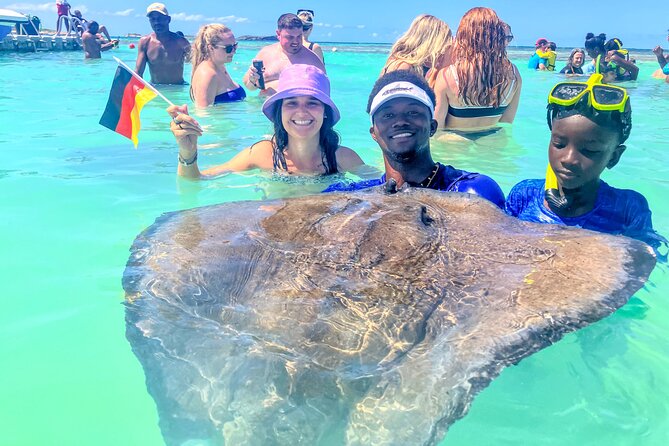 3-Hours Eye-Opening Stingray City Antigua - Transfer R/T included - Who should book this Stingray City Antigua trip