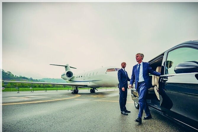 Antigua Airport Private Roundtrip Transfer to and from Royalton Antigua Resort - From ANU to Royalton Antigua: what you do after customs