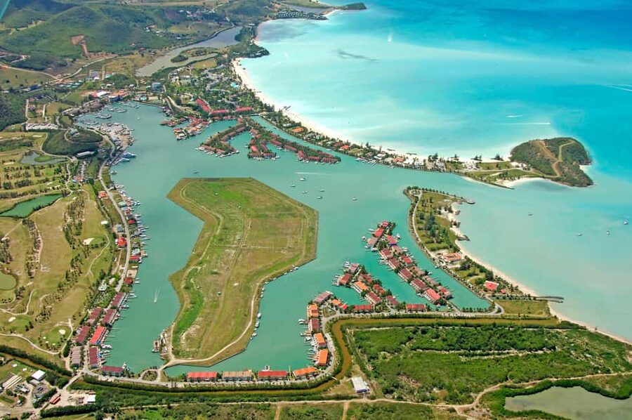 Antigua - Discover and Relax on 2 beaches - Dickenson Bay and the Red Telephone Booth Photo Stop