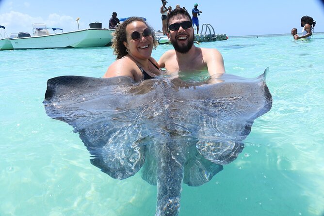ANTIGUA FROM TOP TO BOTTOM: Stingray City, Beach, lunch & more... - Long Bay Beach Snorkeling: Shore Time With Gear Included