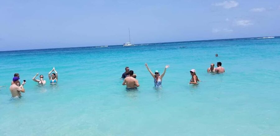 Antiguan experience home tour with local guide with lunch - Who should book this Antigua home tour, pineapple farm, and Ffryes Beach day