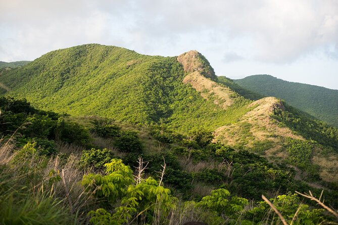 Caribbean Stonehenge - Hike on Green Castle Hill, Antigua. - What you learn: archeoastronomy that stays practical