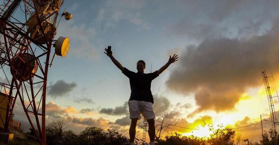 Hiking Combo Tours - The 3.5-hour flow, van ride to trail to beach