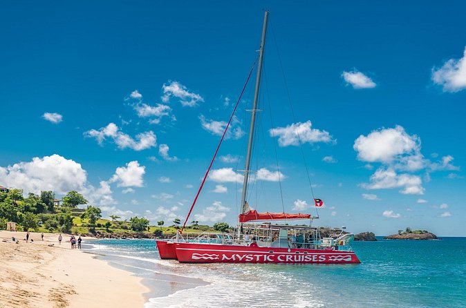 Sail and Snorkel at Cades Reef - Barbecue lunch onboard, plus the vegetarian option