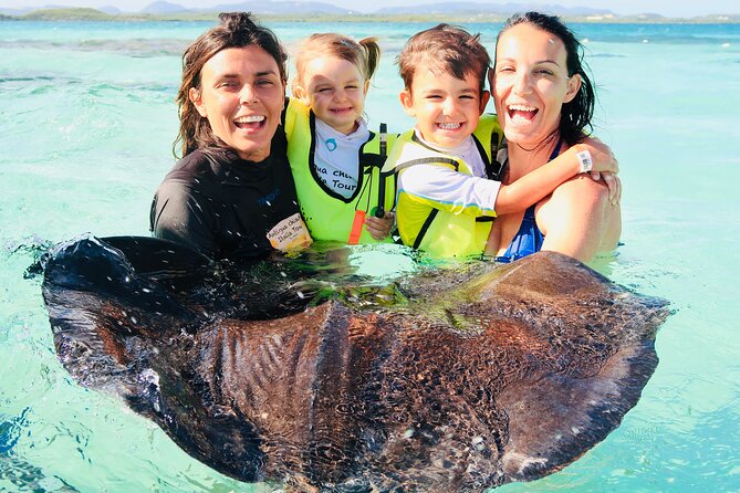 Stingray City Antigua for all the ages - ROUND TRIP INCLUDED - Seatons to the sandbank, via an 8-minute speedboat