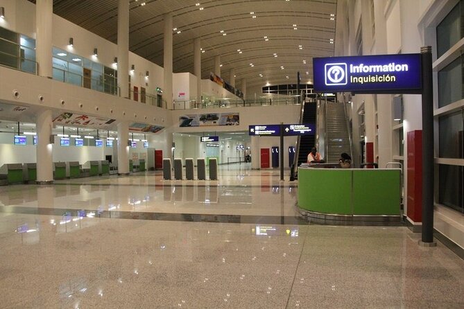 VIP Meet and Greet Fast Track on Arrival at Antigua Airport - without Transfers - Porter and Luggage: Small Fee, Big Comfort